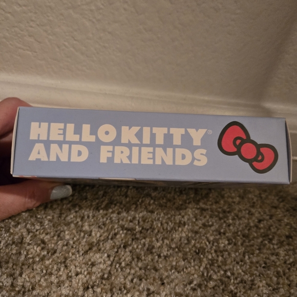 Sanrio Hello Kitty Bluetooth Wireless Earbuds with Charging Case and Mic nwt - Picture 3 of 3